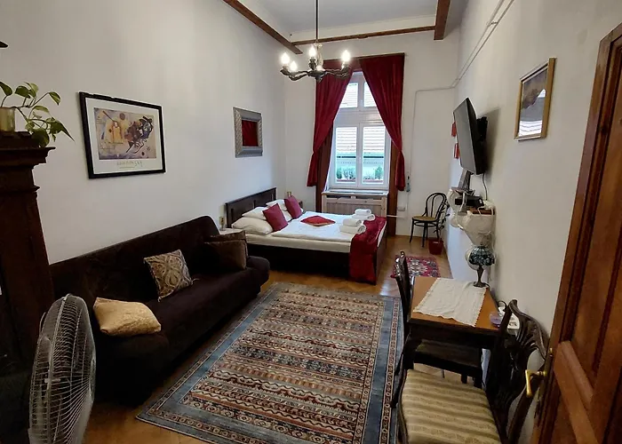 Classical Budapest Apartment In The Old Pest